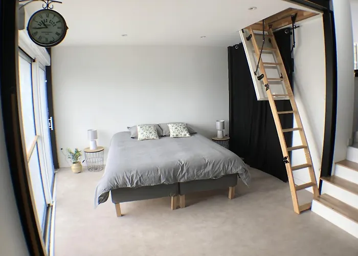 Maison moderne avec jardin à 750m de la mer